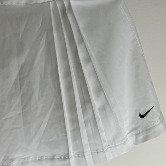 Nike White Pleated Skort - Picture 3 of 8
